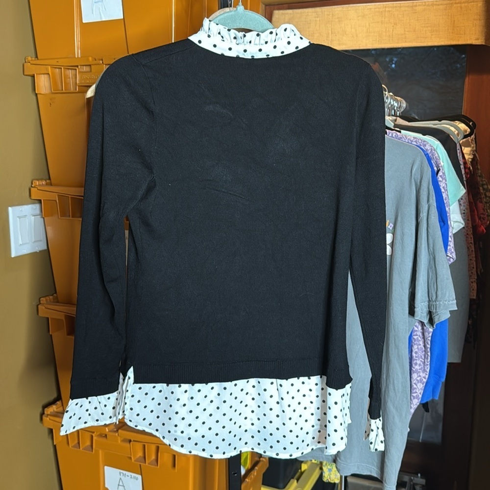 Adrianna Papell Black Sweater Blouse Polka Dot Tie Neck Ruffle Hem Size Small - Picture 9 of 9